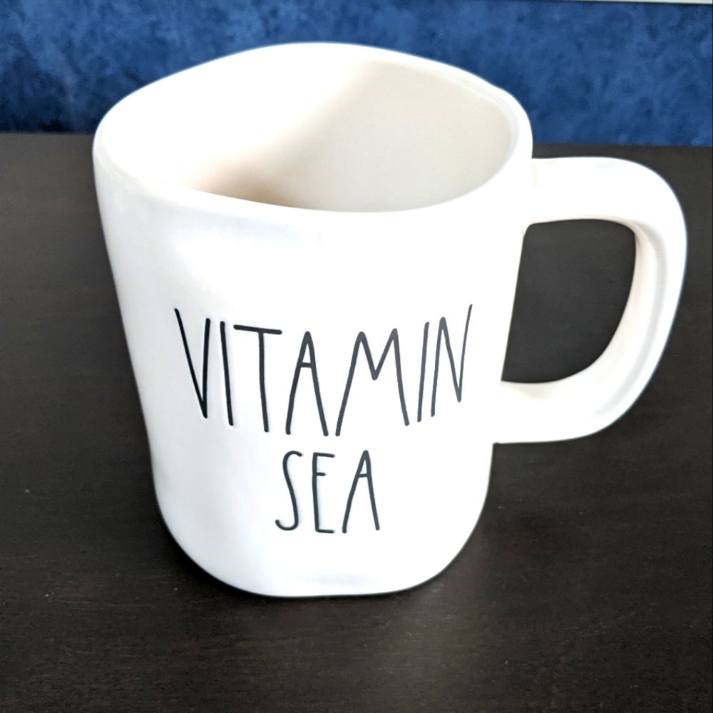 🆕Rae Dunn VITAMIN SEA 2020 Mug VHTF
